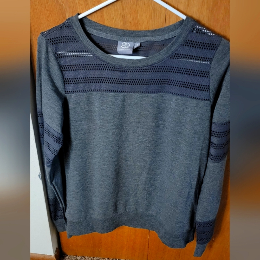 Daisy long sleeve.